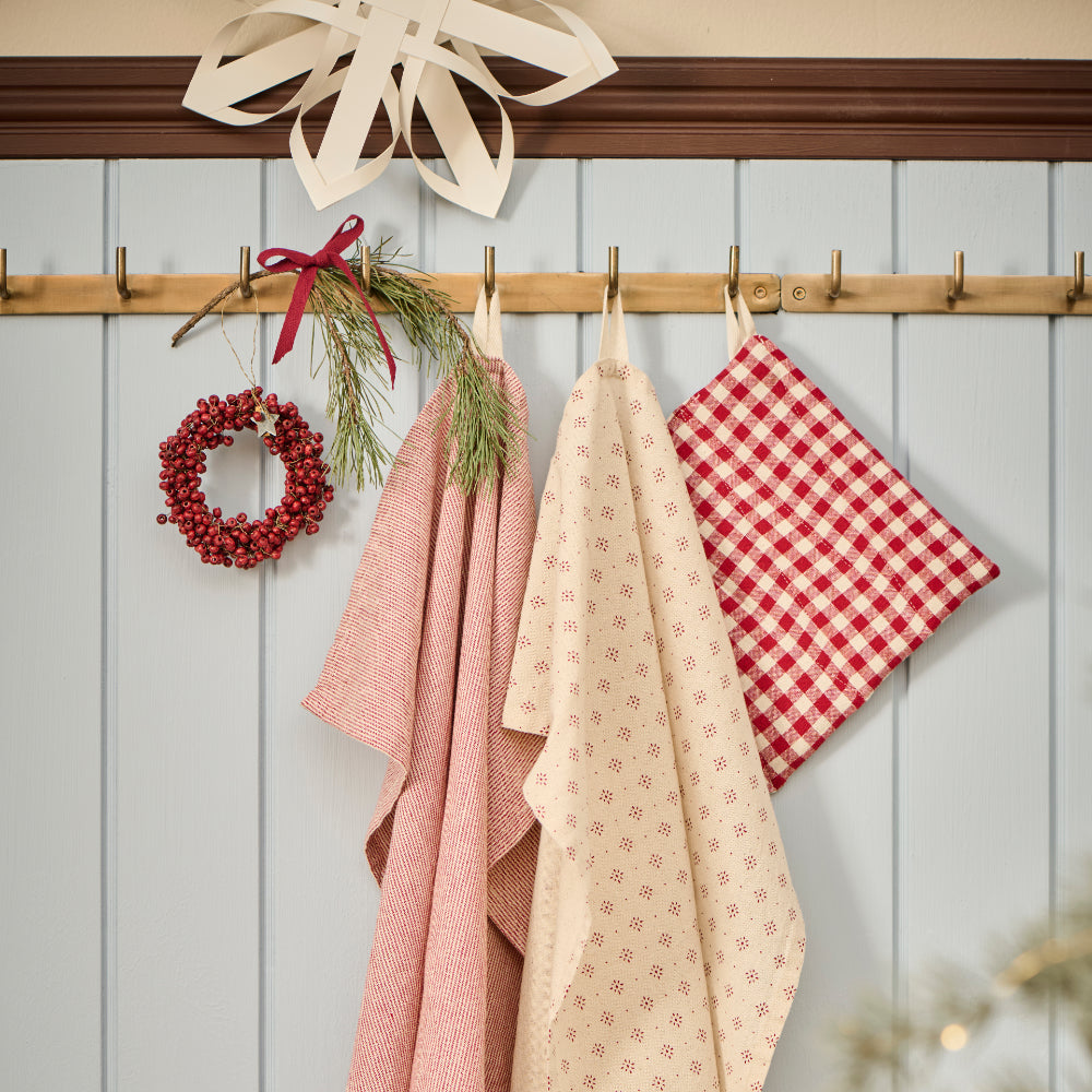 Kranz "rot" mit Holzperlen, handgefertigt/klein