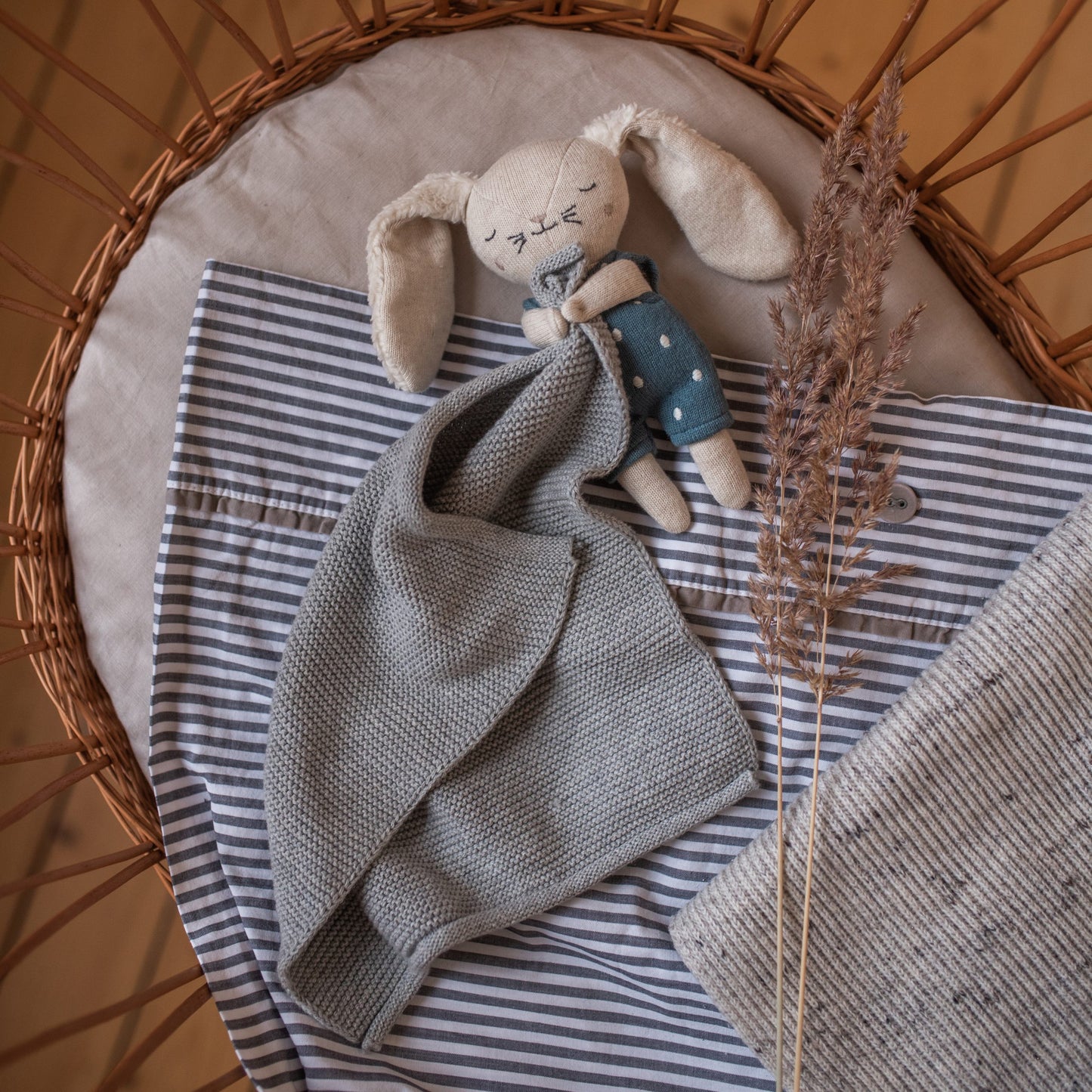 Kuscheltuch groß mit Hase, blau/grau