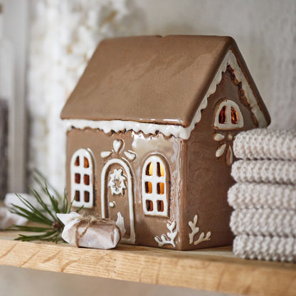 Lebkuchenhaus mit Türkranz, Keramik