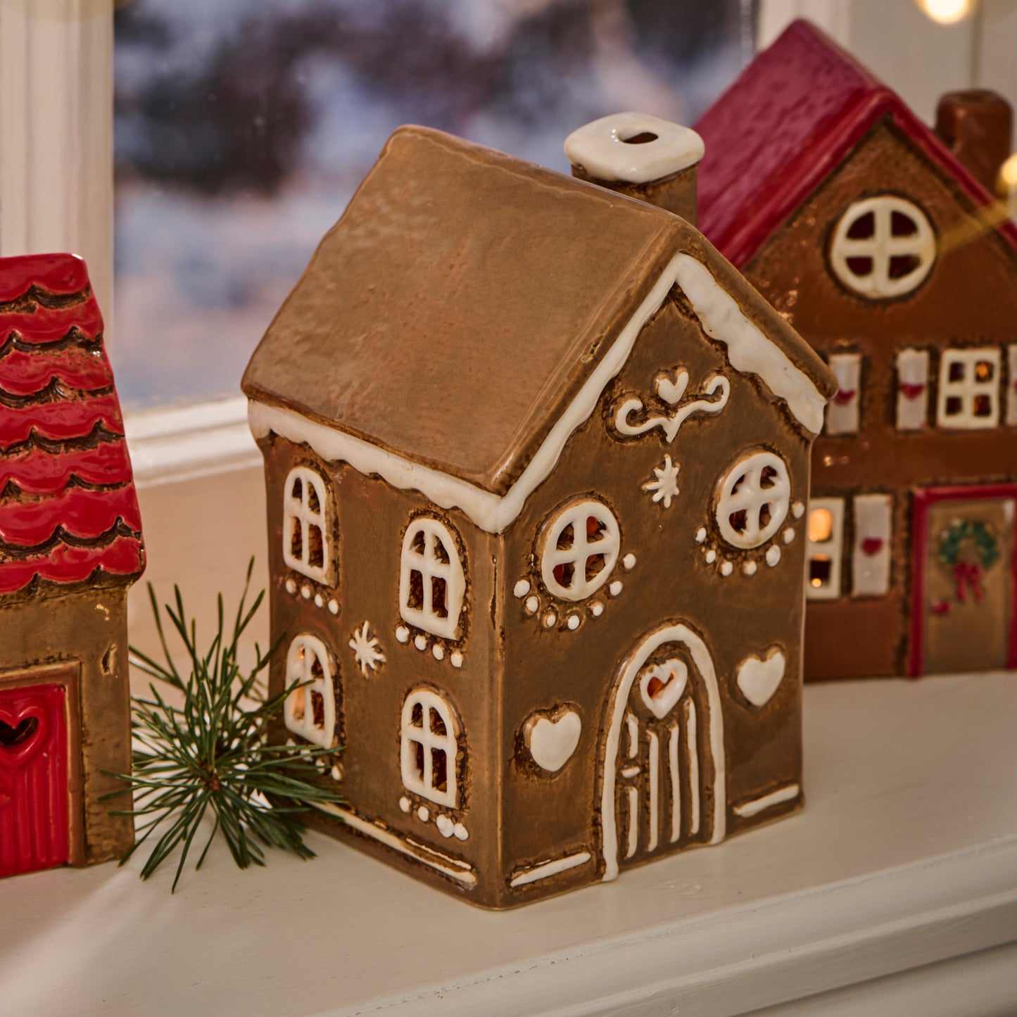 Lebkuchenhaus mit Rundbogentür, Keramik