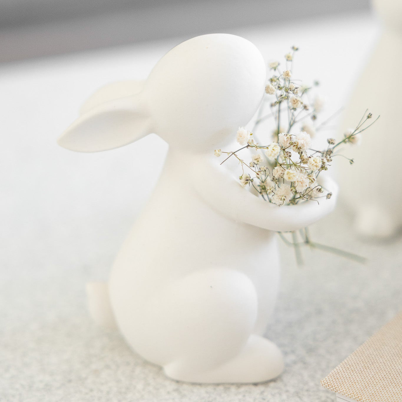 Keramikhase "Joar", weiß