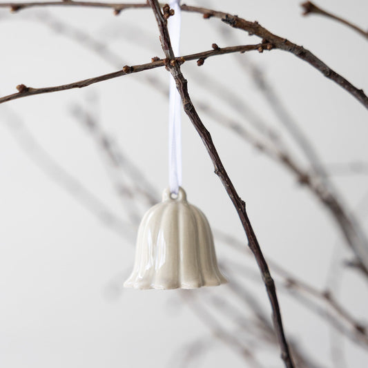 Keramikblume  hängend "Klocklilja" beige