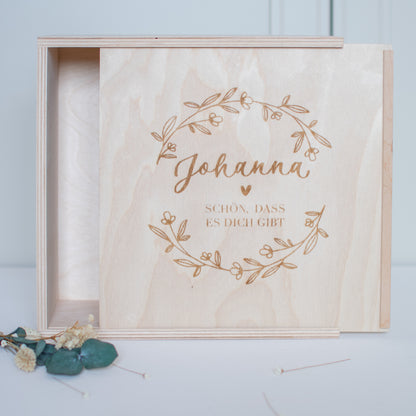 Erinnerungskiste "Name" personalisiert 25x25cm