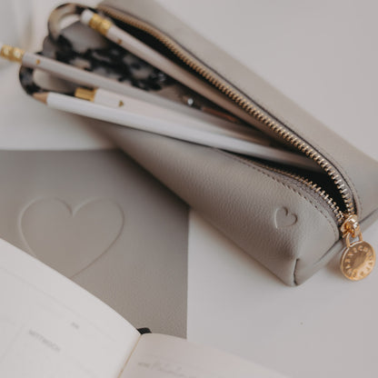 Federtasche "Herz taupe"